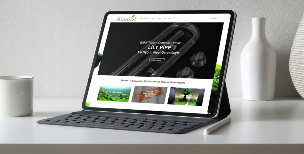 Aquaist.com Monitor Mockup