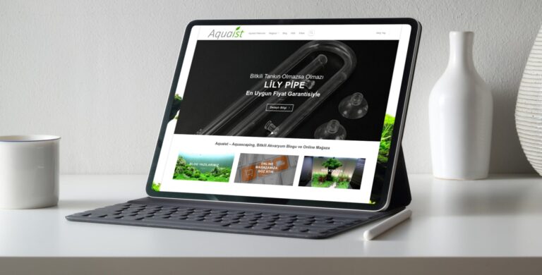 Aquaist.com Monitor Mockup